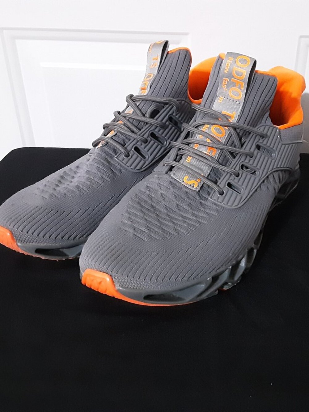 TSIODFO Men’s Sneakers Gray Size 11.5‑12 EU45 Athletic Running Shoe Used